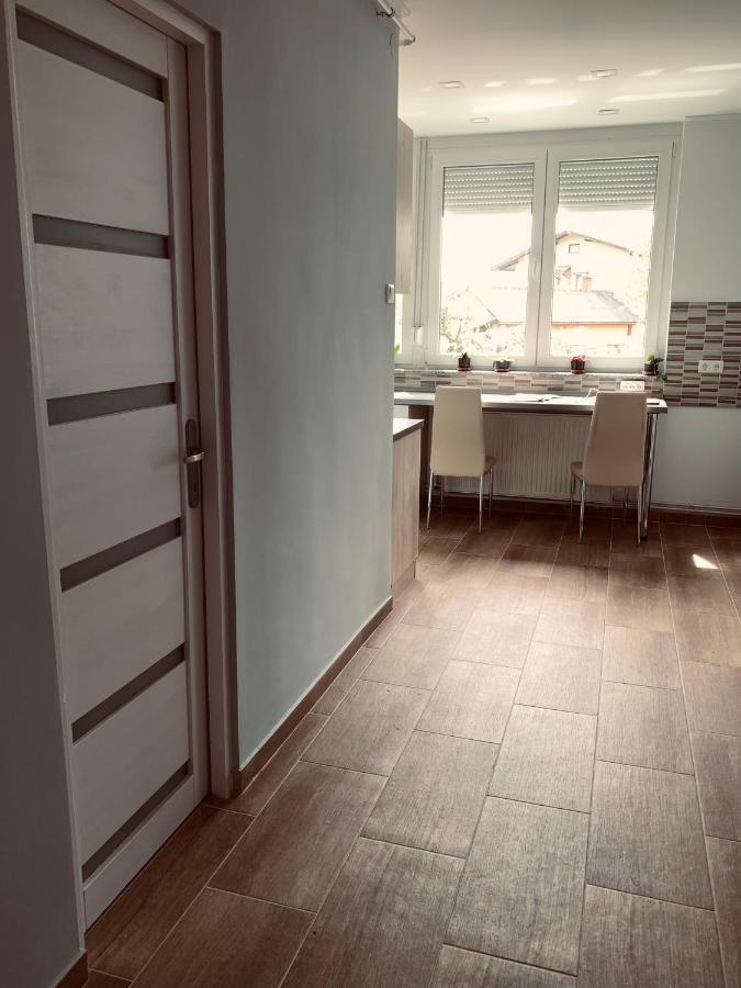Modern Two Bedroom Flat With Balcony Lenti Exterior photo